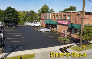 stripe-it-seal-it cm Minkler Keene NH Sealcoating Parking Lots and Driveways