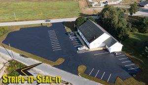 stripe-it-seal-it cm Minkler Keene NH Sealcoating Parking Lots and Driveways